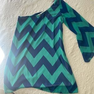 one shoulder geometric print